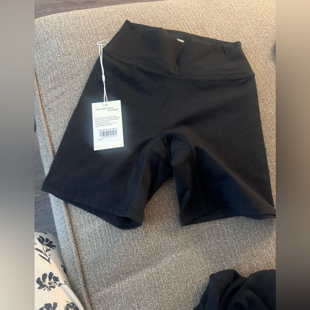 High-Rise Black Bike Shorts — Slim Fit Active Shorts